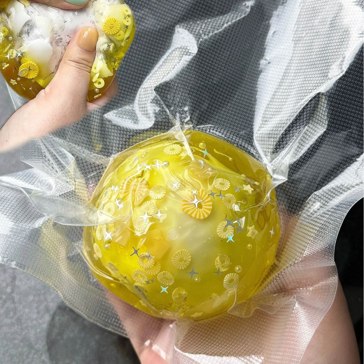 Crispy Squishy Ball Cracking W - Crystal Growing Kit review and price